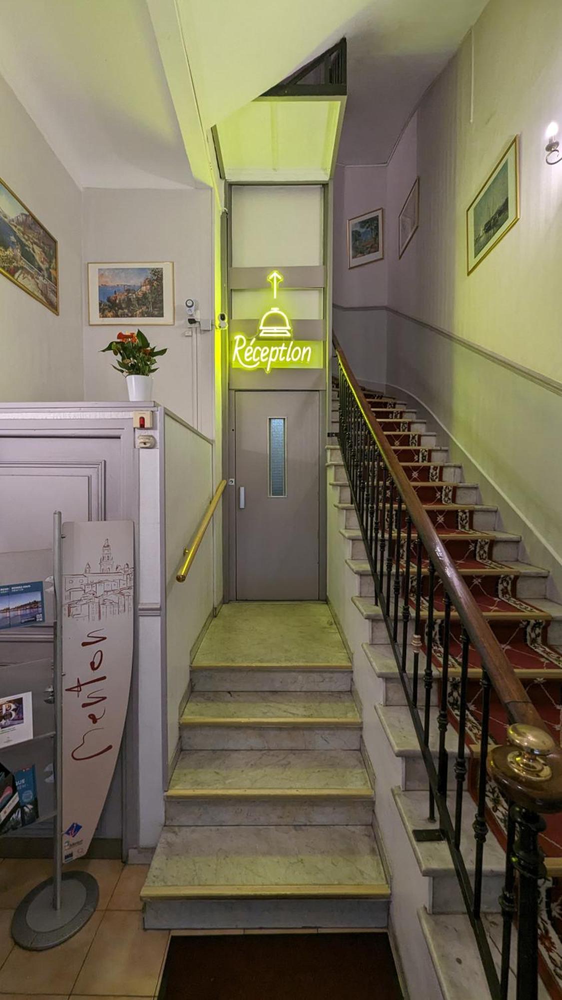 Richelieu Hotel 2*